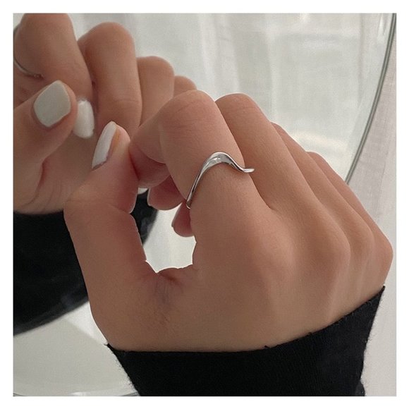Minimal Silver Ring, Silver stacking ring, wave ring, simple silver ring - Picture 5 of 7